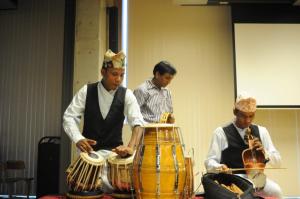 ネパール音楽の演奏