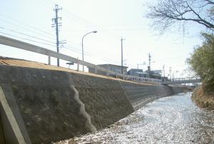 郷瀬川の改修状況