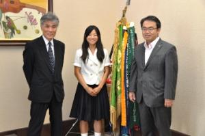 平成23年9月15日　全国高校総合体育大会テニス競技の優勝者が知事を表敬訪問しました