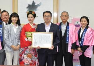 平成23年9月6日　「第17代春姫」が知事を表敬訪問しました