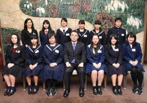 中国・広東省へ派遣する愛知県高校生訪問団の知事表敬訪問