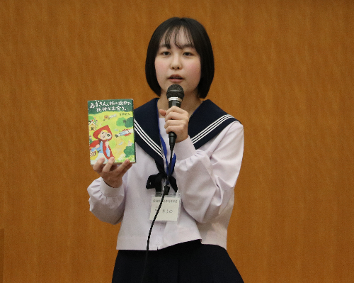 愛知県立瑞陵高等学校​　岡 きよのさん写真