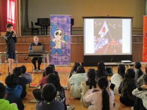 赤いバラの写真です。