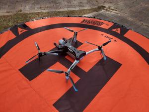 使用するドローン