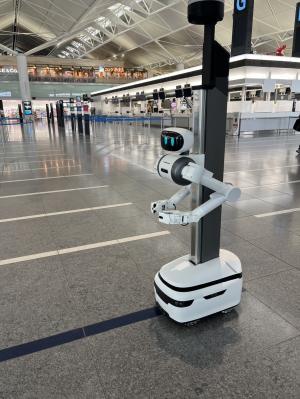 中部国際空港におけるロボットの実証の様子