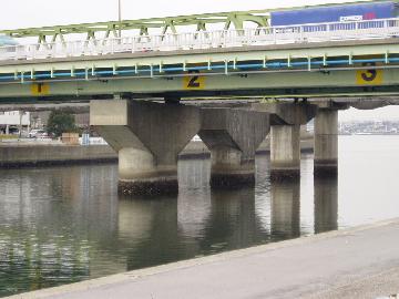 汐留橋　橋脚補強前の写真