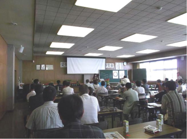 写真　研究会の様子