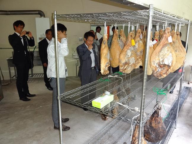 生ハム工場内