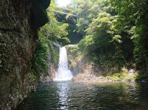 鳴沢の滝