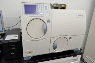 中央検査部細菌検査機器