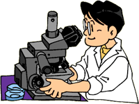 顕微鏡で検査する研究者