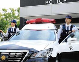 警察官の画像