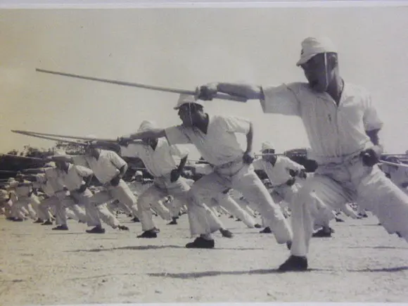写真「剣術教練風景」