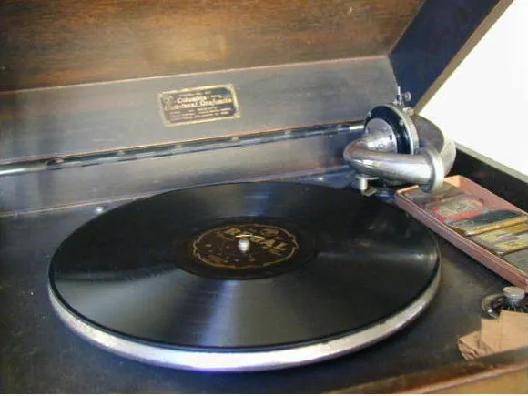 蓄音機の内部