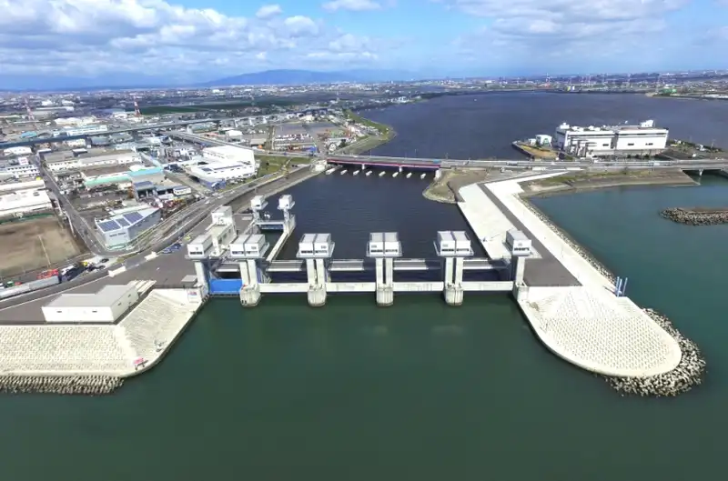 水門の引きの写真