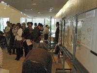 ポスター等の展示・説明