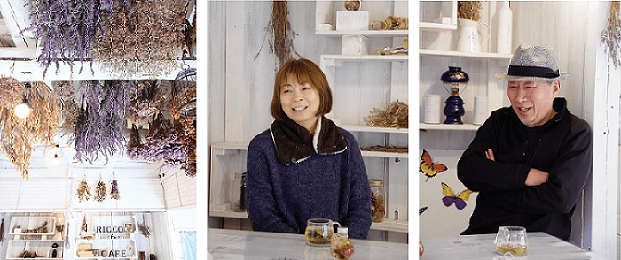 剛谷夫妻とカフェの店内の写真