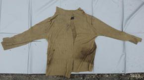h29-13ベージュ色長袖セーター