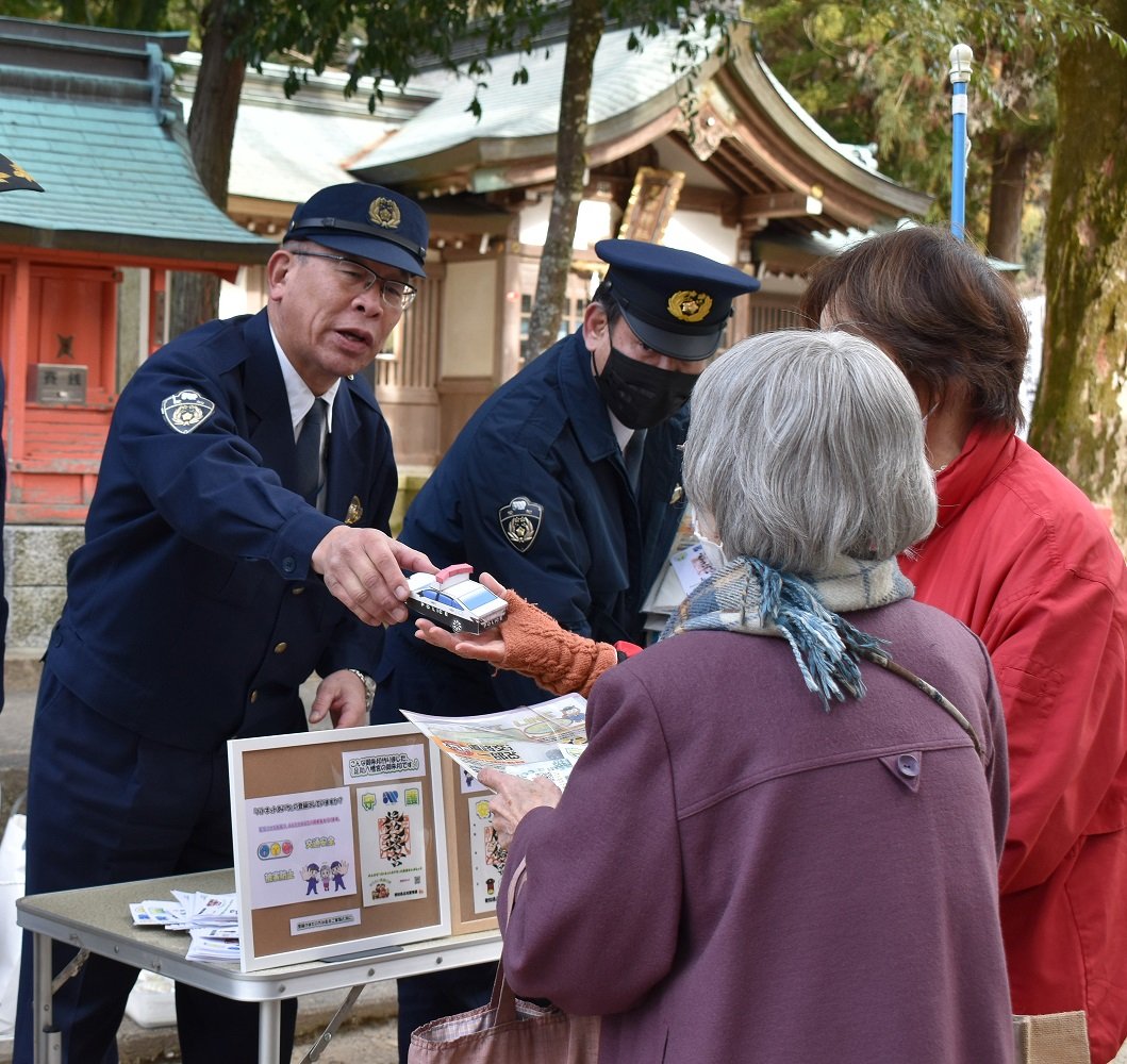 足助八幡宮での足助警察署広報
