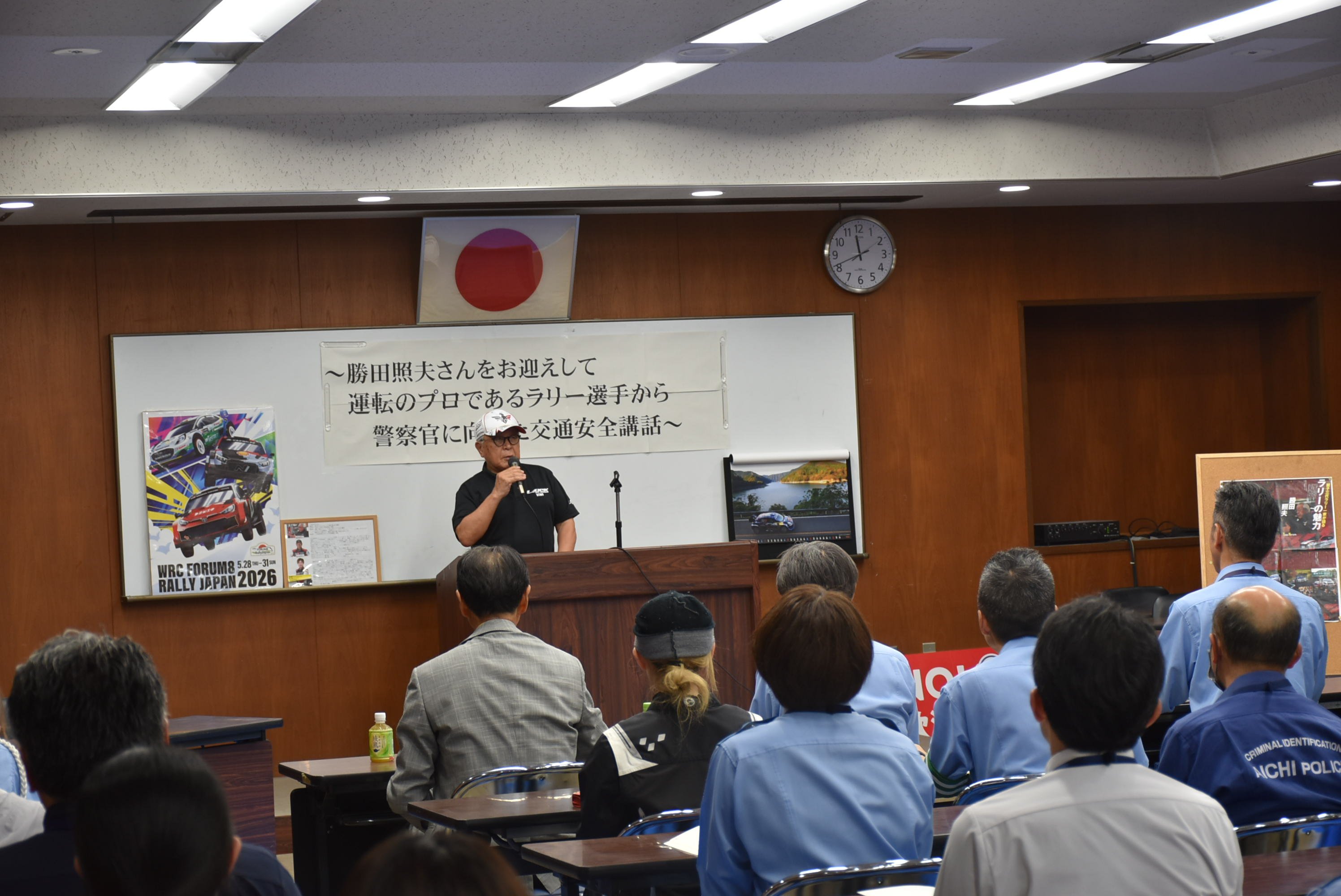 勝田照夫さんの交通安全講話の様子