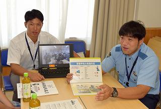 警察業務や警察学校、採用試験について小グループにわけて説明しました。