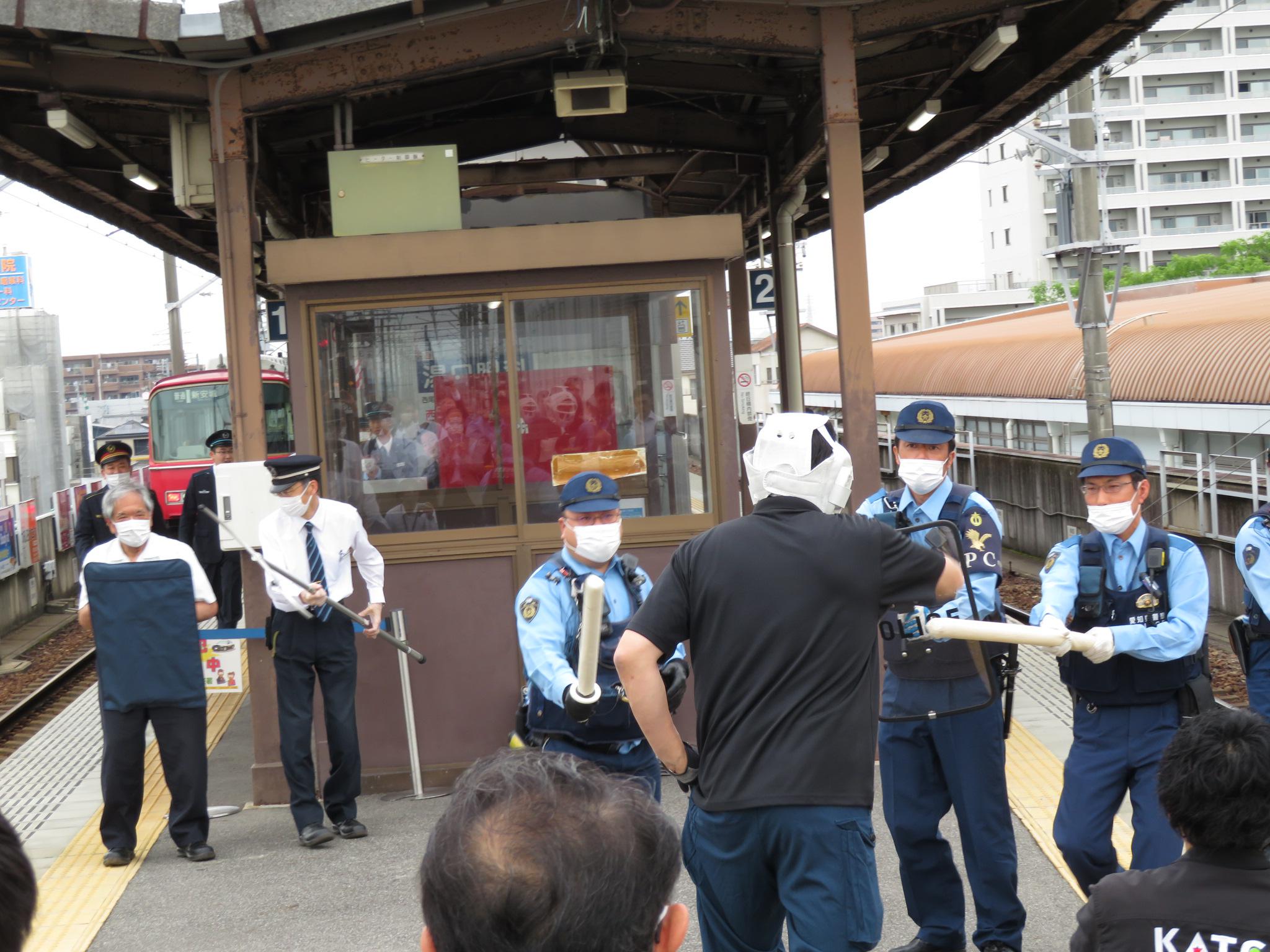 西尾駅不審者対応訓練