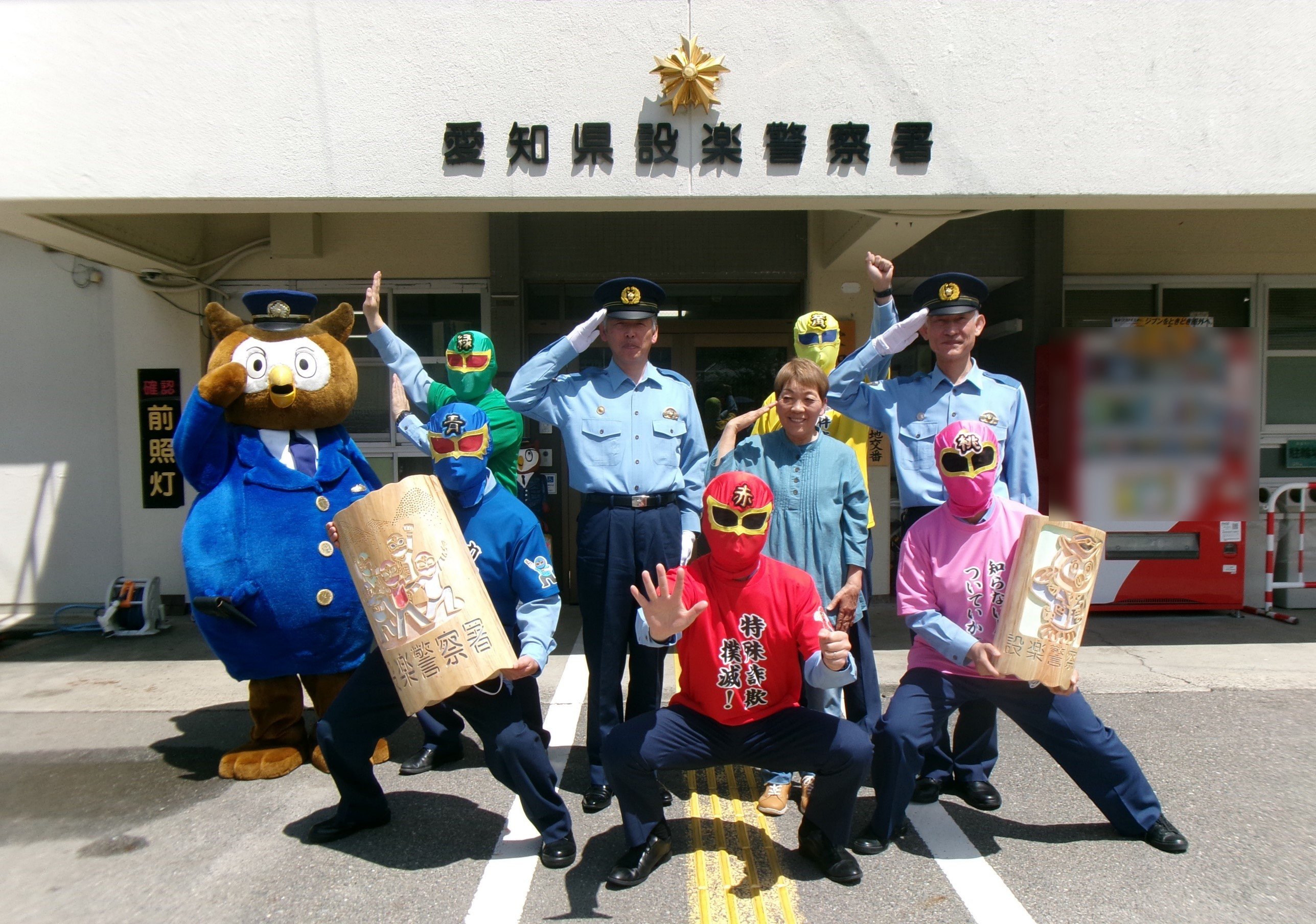 ランプシェードを作成していただいた方と記念撮影