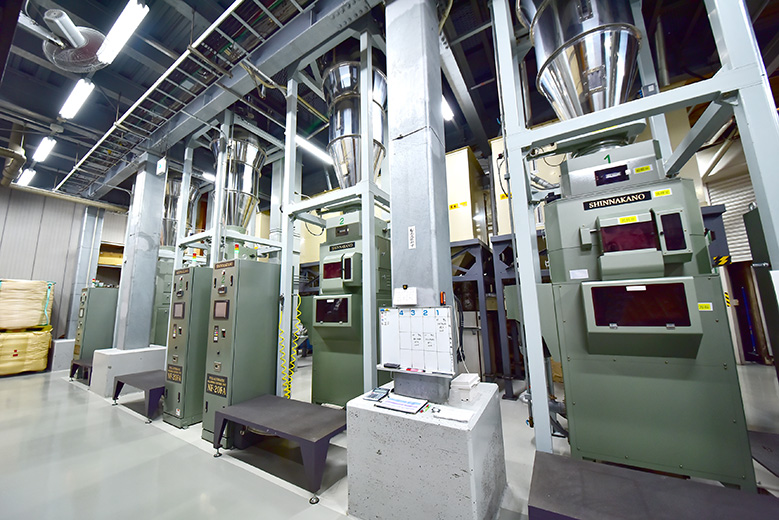 現在の本社工場内部の写真３