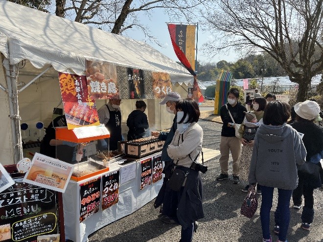 出店ブース（焼き鳥、つくね等の販売）