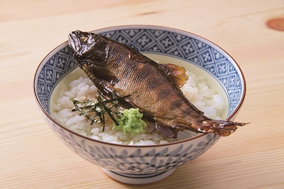 料理写真：あまごご飯