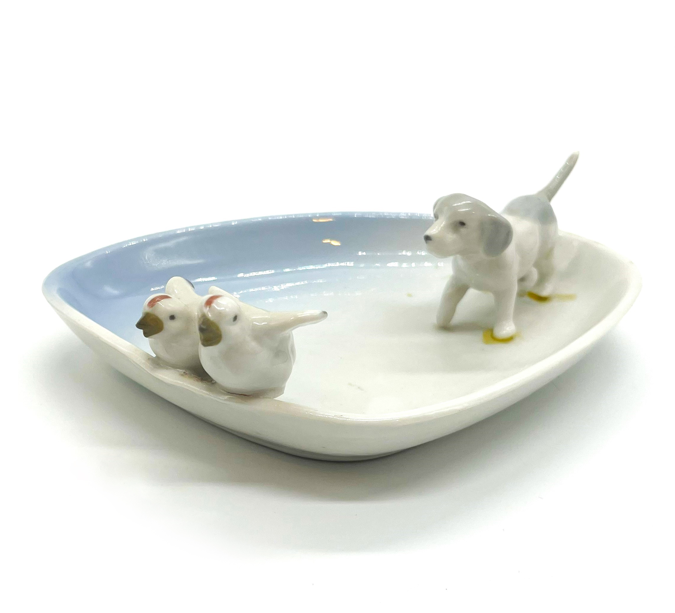 子犬と小鳥のトレイ