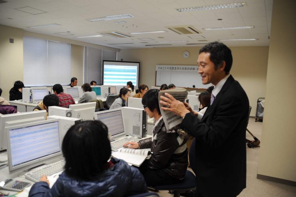 受講者からの質問に丁寧に応える(樋田講師)