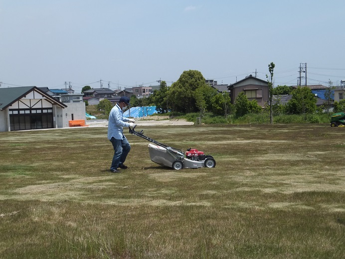 芝刈り機2