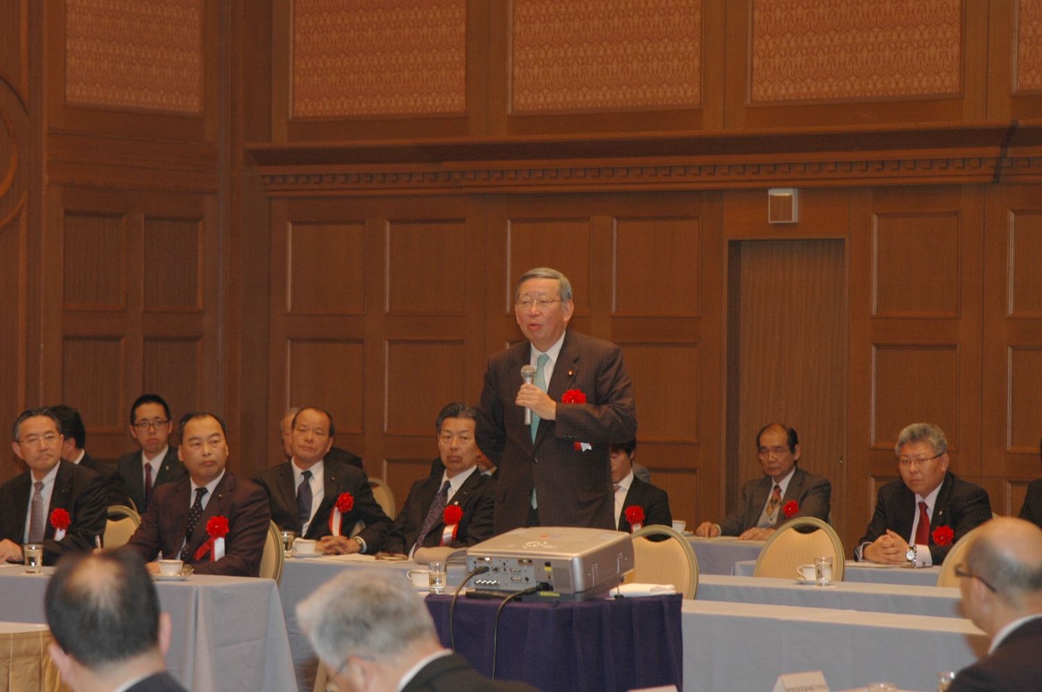 来賓挨拶(川崎中部国際空港拡充議員連盟会長)