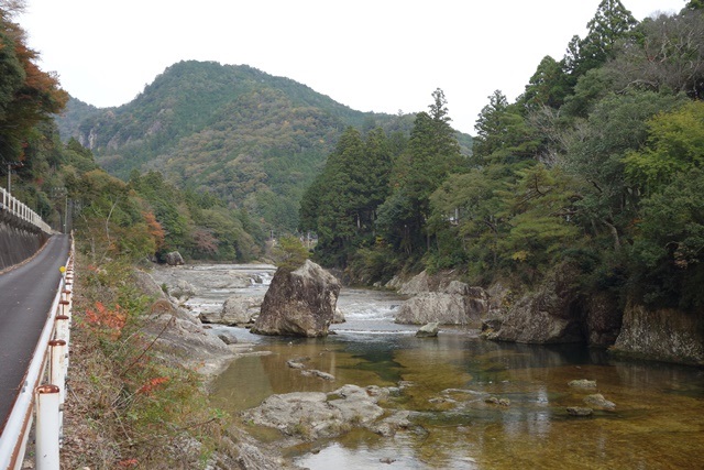 鳳来峡と紅葉