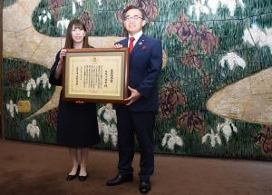 吉田沙保里さんに愛知県県民栄誉賞(表彰状)を贈呈