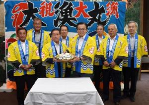 愛知県の豊かな海の恵み「マイワシ」ＰＲのための知事表敬訪問