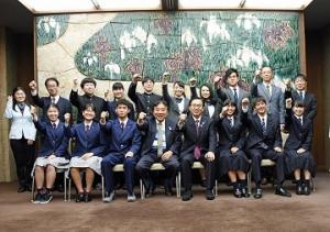 Ｇ20愛知・名古屋外務大臣会合で提言を発表する地元高校生が知事を表敬訪問しました