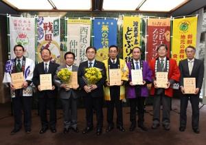 「食と花の街道」認定証を贈呈しました