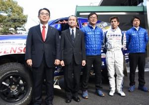 「ダカールラリー２０１７」で優勝したトヨタ車体ラリーチームが知事を訪問しました
