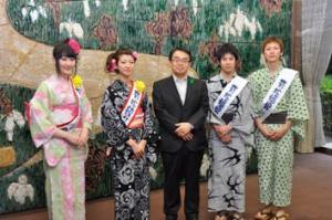 平成24年5月23日 有松絞り小町と有松福男の表敬訪問