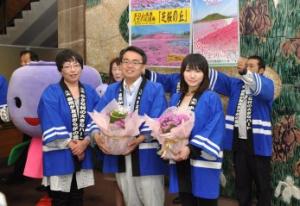平成24年5月7日 茶臼山高原「芝桜まつり」キャラバン隊の表敬訪問