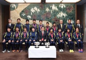 全国都道府県対抗駅伝競走大会で優勝した愛知県チームのみなさんと