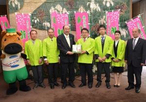 愛知県茶業連合会、愛知東農協茶業部会、及び新城市地域おこし協力隊の皆さんと