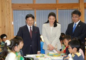 皇太子同妃両殿下が水のかんきょう学習館をご視察されました