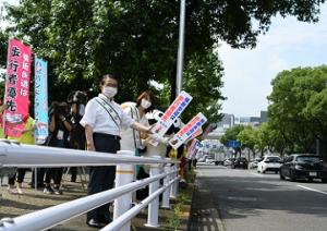 「夏の交通安全県民運動」出発式及び啓発キャンペーンを行いました