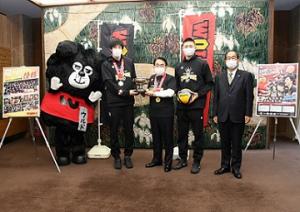 「令和3年度天皇杯全日本バレーボール選手権大会」優勝チームウルフドッグス名古屋が知事を訪問