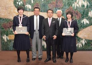 第４５回全国高等学校バスケットボール選抜優勝大会優勝校のみなさんと