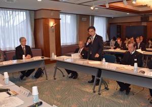 第１０回教育懇談会で挨拶しています