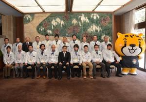 第２８回技能グランプリ入賞者の皆さんと